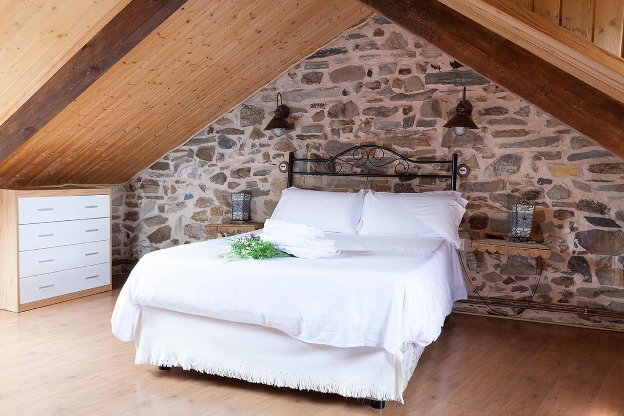 La Rosa Del Agua Bed & Breakfast El Acebo de San Miguel ภายนอก รูปภาพ