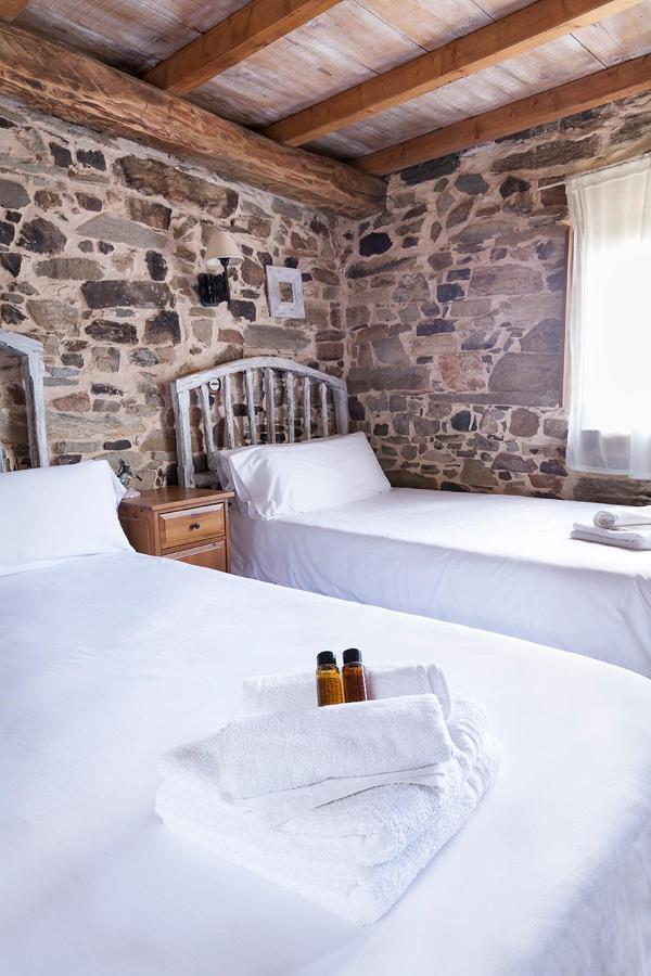 La Rosa Del Agua Bed & Breakfast El Acebo de San Miguel ภายนอก รูปภาพ